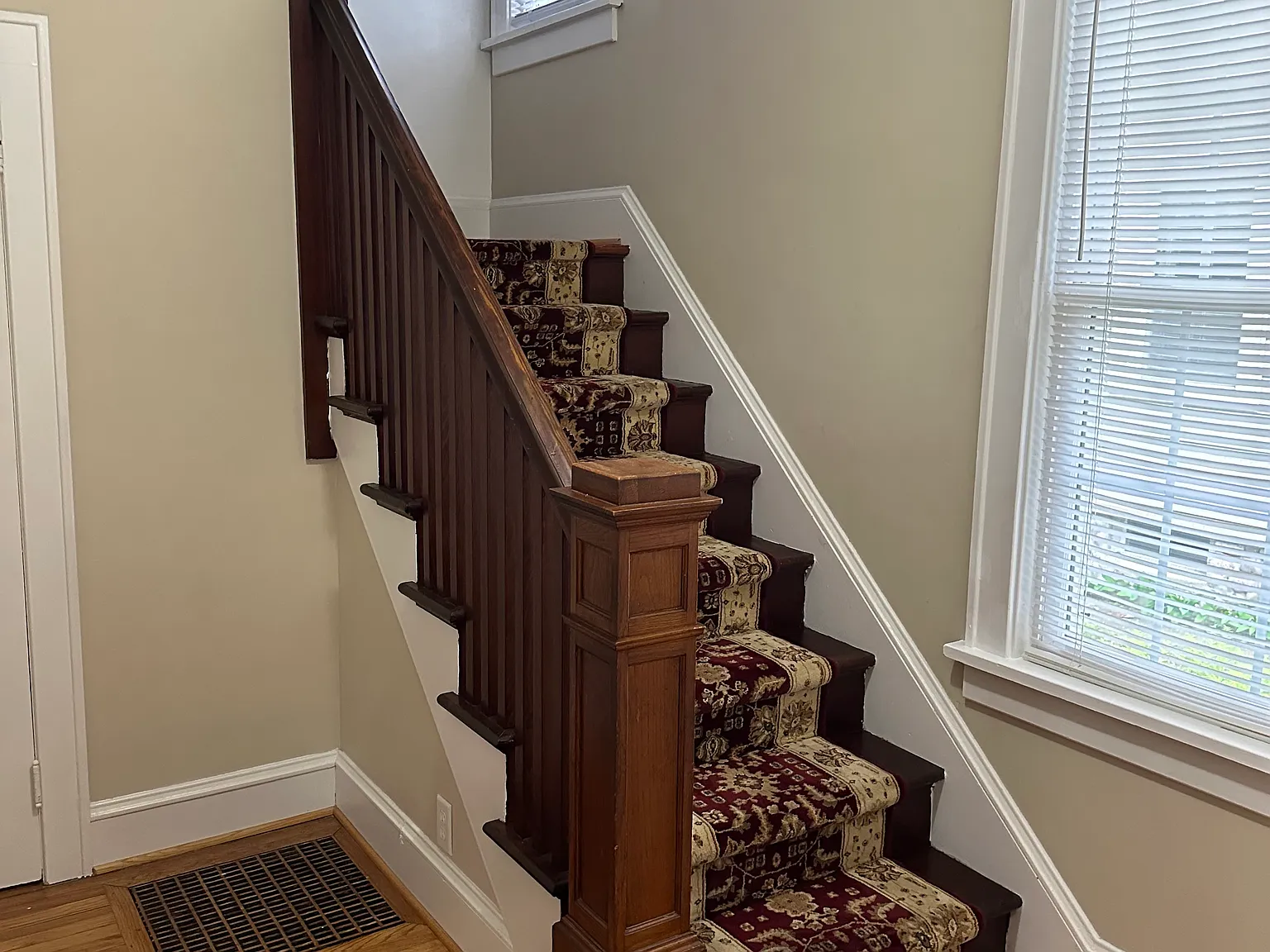 718 Floyd Ave — Photo 4