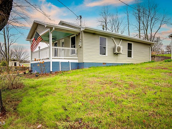 2nd image of 109 Clear Springs Rd