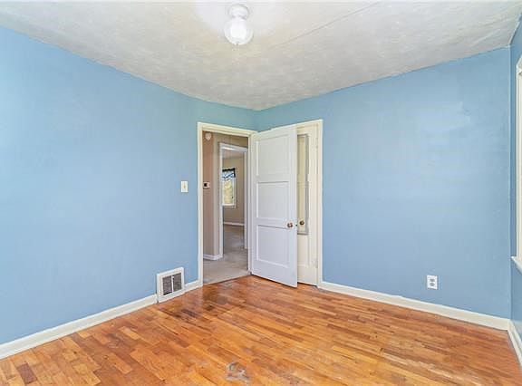 4th image of 2800 N 45th St