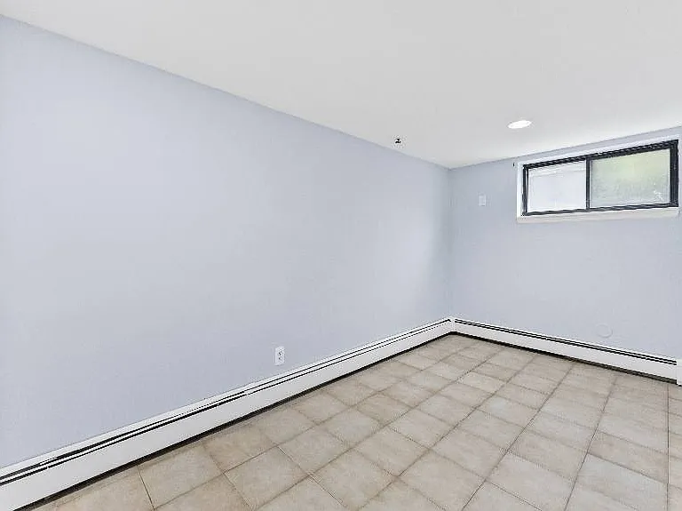 214 11th St #1 — Photo 6