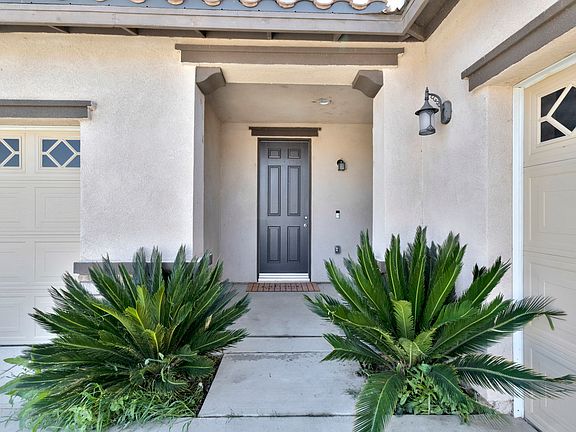 2nd image of 1807 Blaze Ln