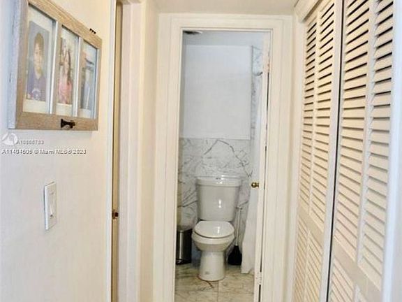 5th image of 1540 NE 191st St APT 222