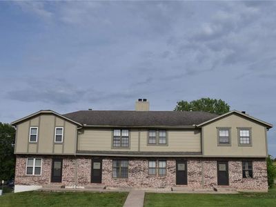 200 NE Cedar Ct, Blue Springs, MO, 64014