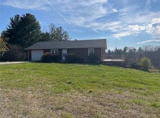 326 Huffman River Ln, Purlear, NC 28665