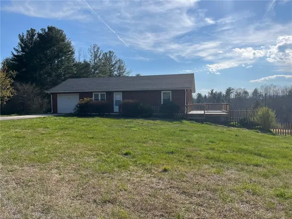 326 Huffman River Ln, Purlear, NC 28665
