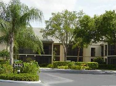 2nd image of 9460 Meadowood Dr APT 106