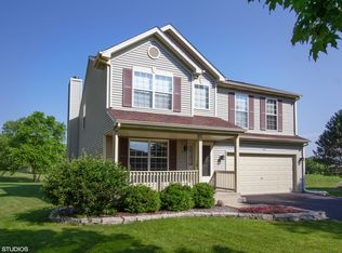 722 N Summit Ct, Lindenhurst, IL 60046