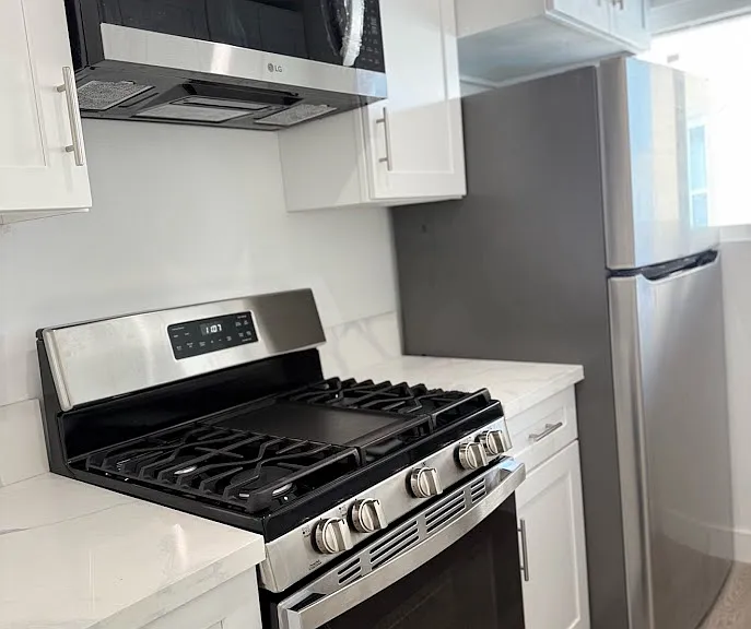 330 S Kenmore Ave #10 — Photo 12