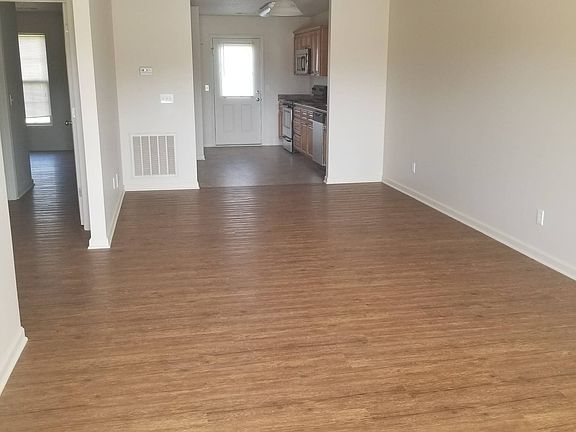 2nd image of 2102 Vintage Hills Dr #B