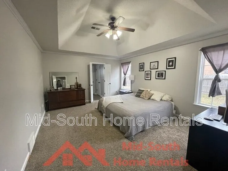 11189 Bernadette Cv — Photo 15