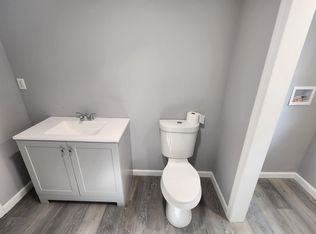 129 Amesbury Rd, Kensington, NH 03833