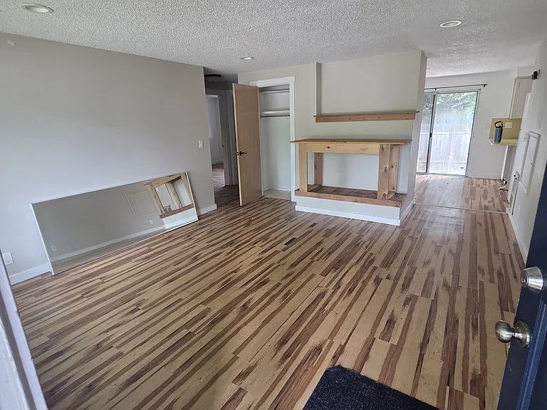 3935 Oak St — Photo 8