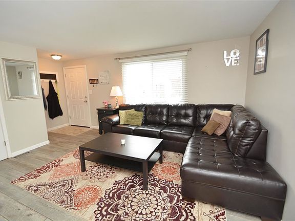 2nd image of 146 Hillwood Ct