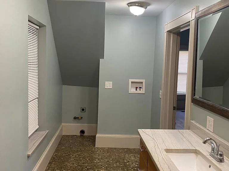 2137 California Ave — Photo 6