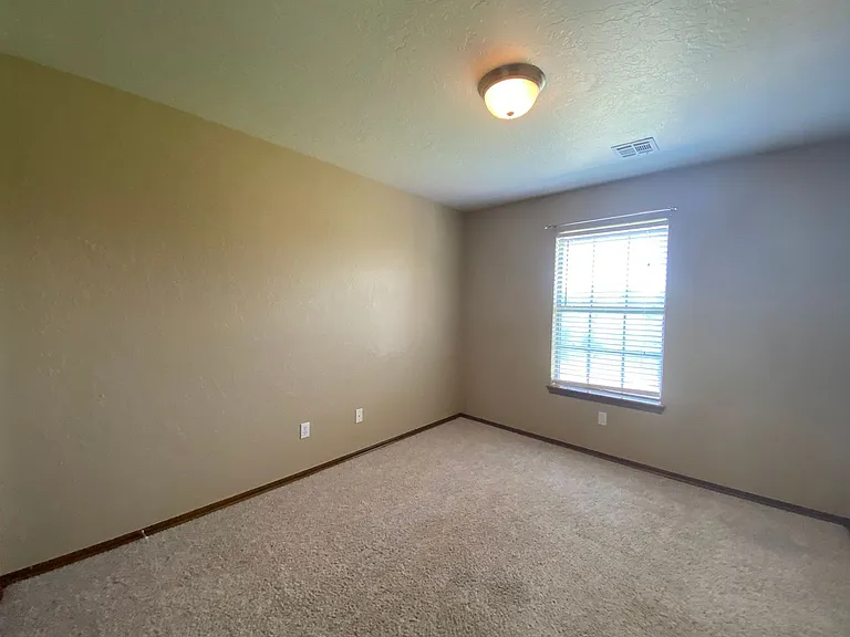 509 Allison Ln — Photo 36
