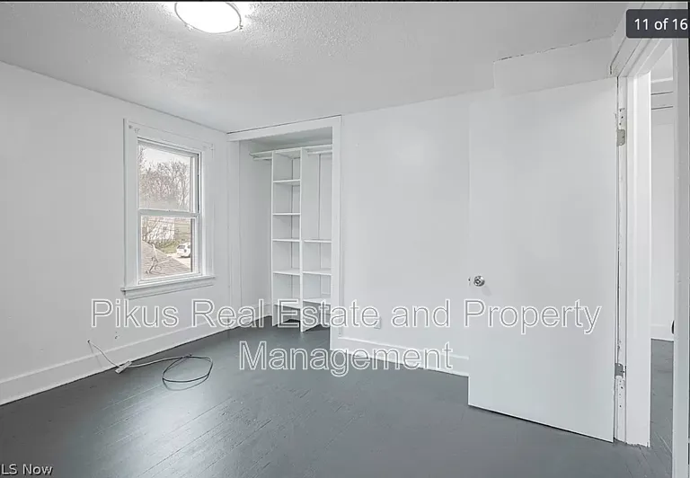 1033 Chandler Ave — Photo 11