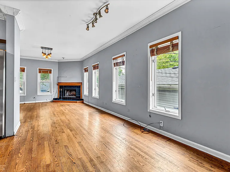2205 N Janssen Ave #1 — Photo 8