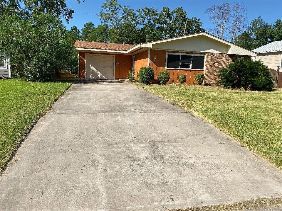 1st image of 202 Highland Dr