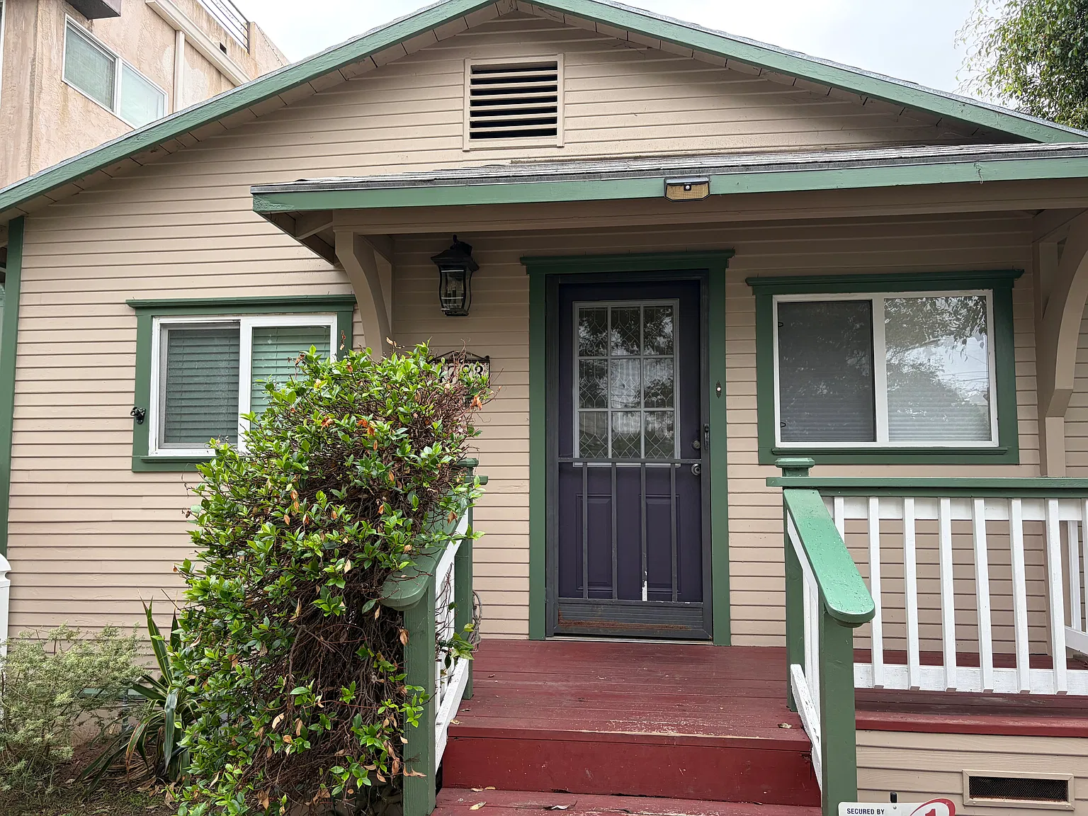 2 bed, 890 sqft, $3,300 — Photo 2