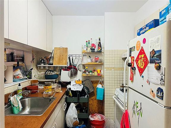 4th image of 858 54th St APT 2C