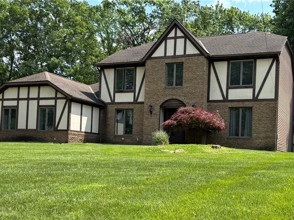 1436 Simich Dr, Seven Hills, OH 44131