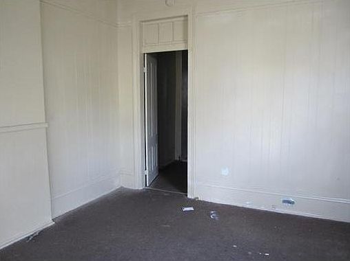 5th image of 2216 N Robertson St