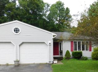 732 Old Colchester Rd, Uncasville, CT 06382