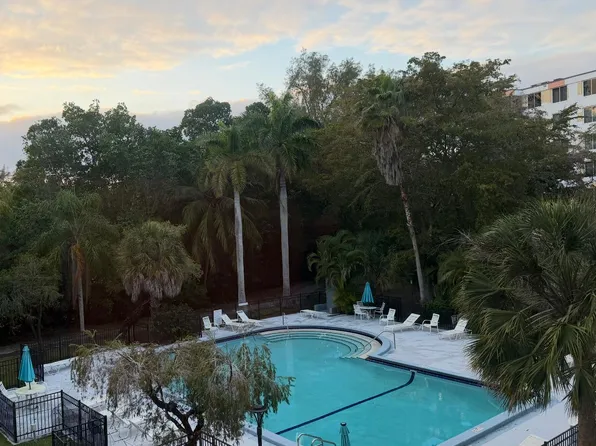 15960 W Dixie Hwy #B, Miami, FL 33162