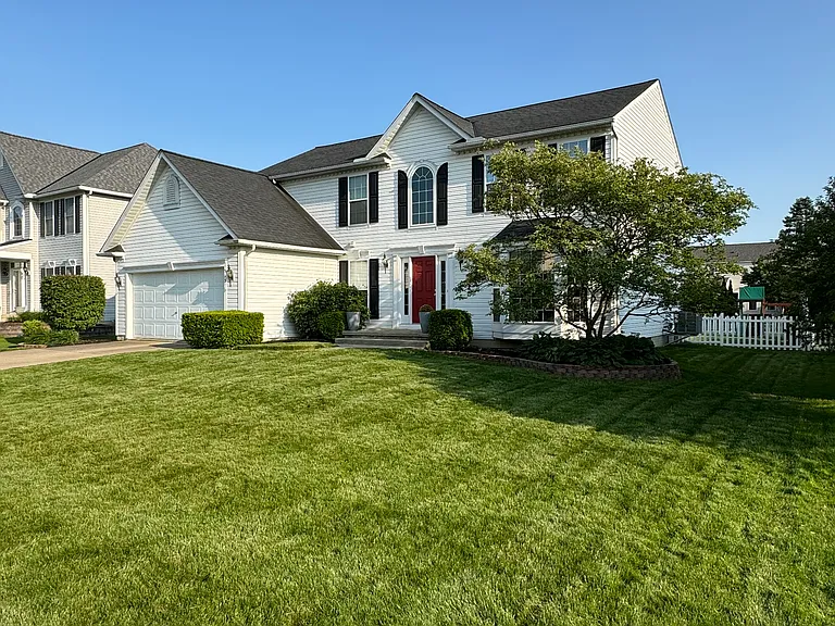 515 Weatherstone Dr — Photo 1