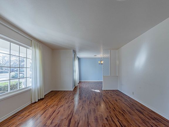 4th image of 2909 E 17th St