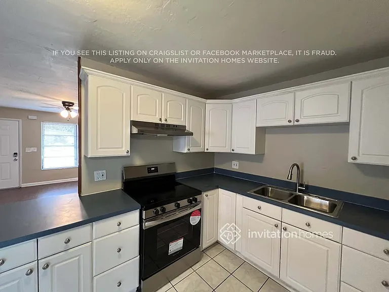 3701 SW 58th Ter — Photo 6