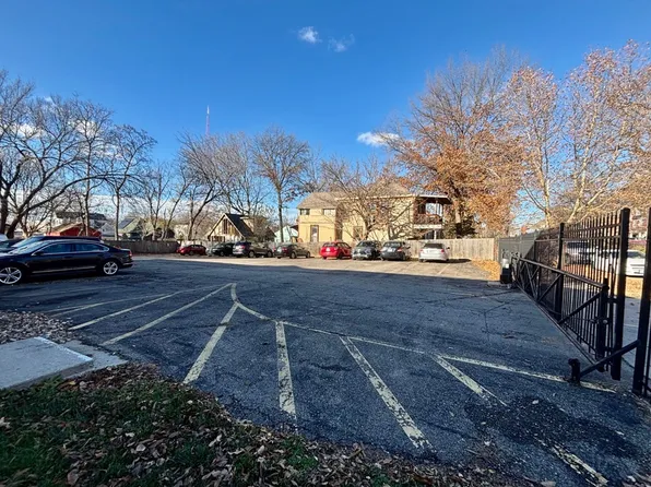 Charlotte Square, 3330 Charlotte St #3344, Kansas City, MO 64109