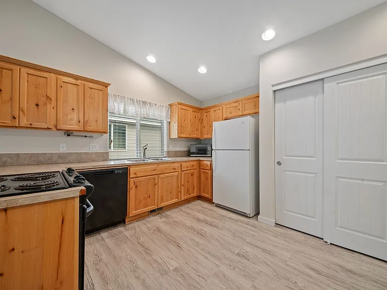 953 SW 25th Ln — Photo 10