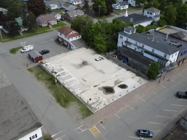 75 Penobscot Avenue, Millinocket, ME 04462