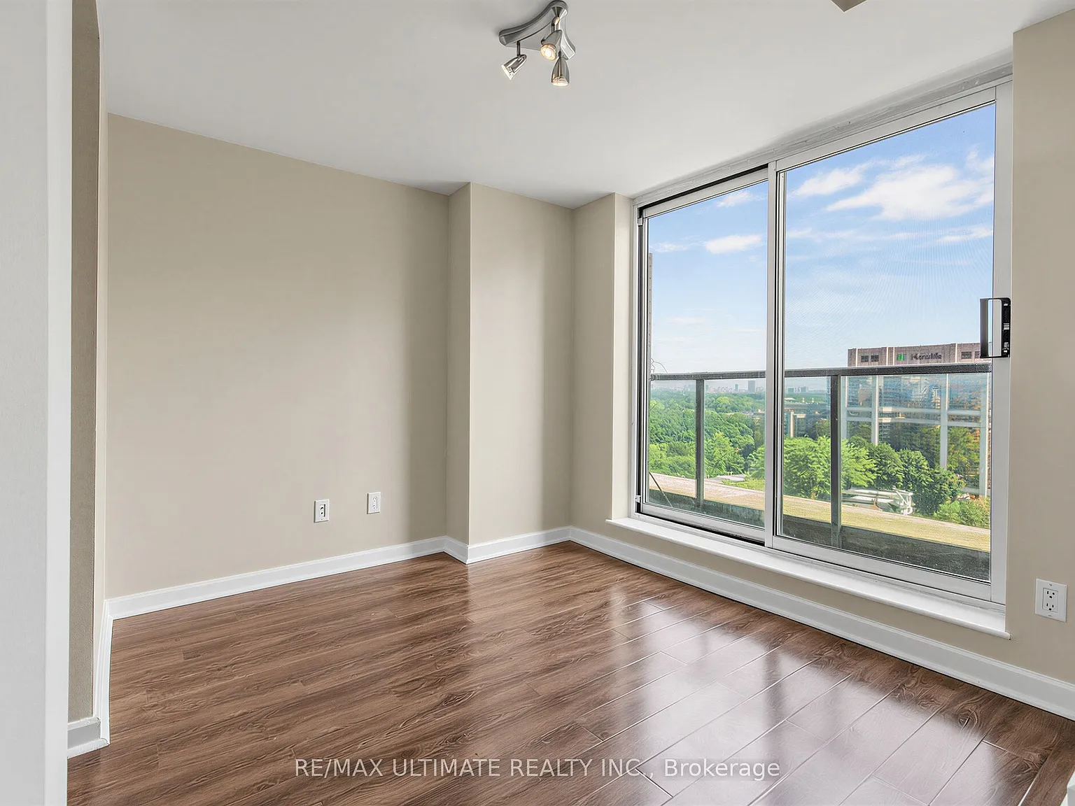 2 bed, $2,500 — Photo 1