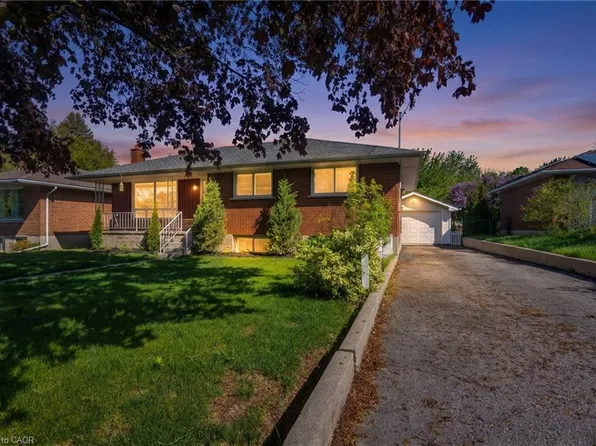 240 Elliott St, Cambridge, ON N1R 2K9