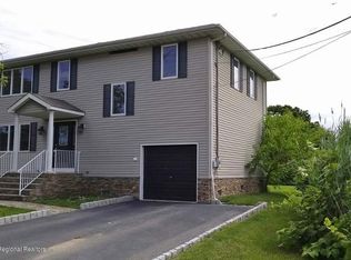 13 Monmouth Pl, Monmouth Beach, NJ 07750