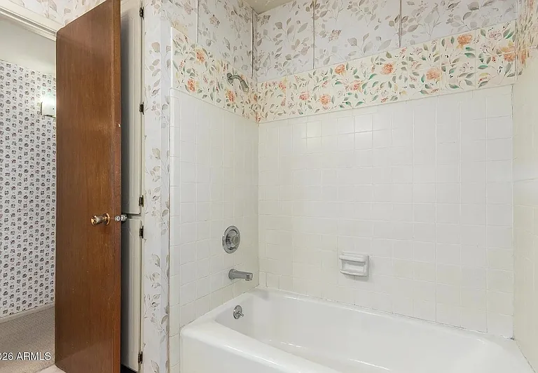 650 E Malibu Dr — Photo 16