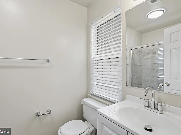 2844 Yarling Ct — Photo 21