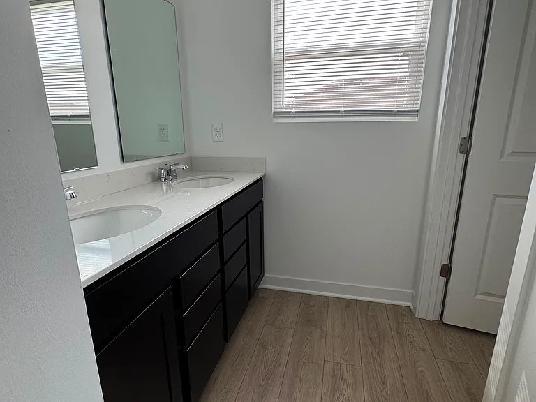 1577 Albatross St — Photo 17
