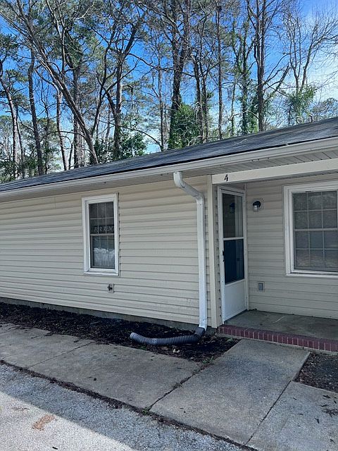1st image of 2 Joann Dr #1-4