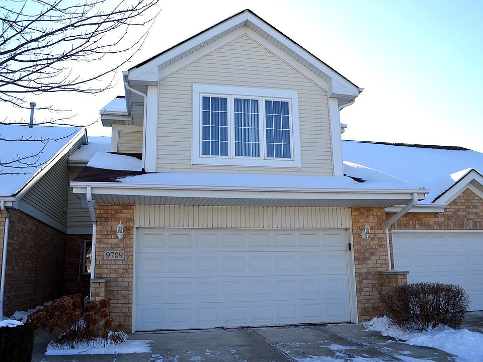 1st image of 9709 Hillcrest Cir