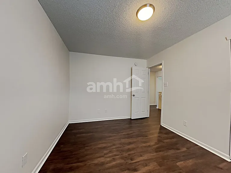 10890 Clear Spring Dr — Photo 14