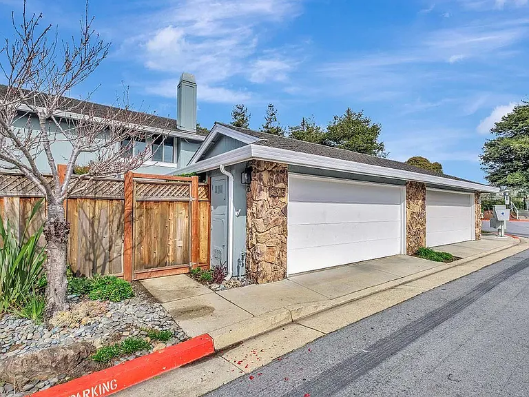 295 Silverfish Ct — Photo 1