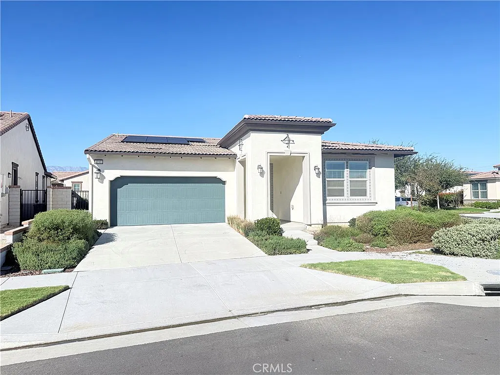 2 bed, 1636 sqft, $3,000 — Photo 2