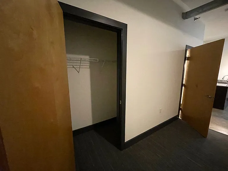 Atrium on Broad Apartments — Photo 20