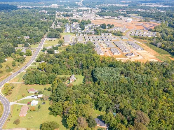 1215 S 5th St #3, Mebane, NC 27302