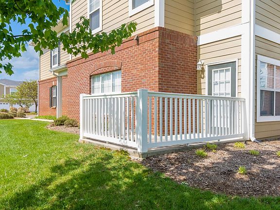 2105 Regency Ct 003