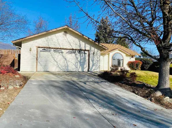 916 Arlene Ct, Yreka, CA 96097