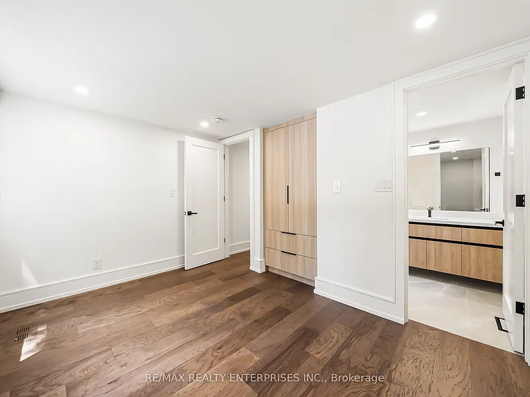 1495 Thetford Ct — Photo 23